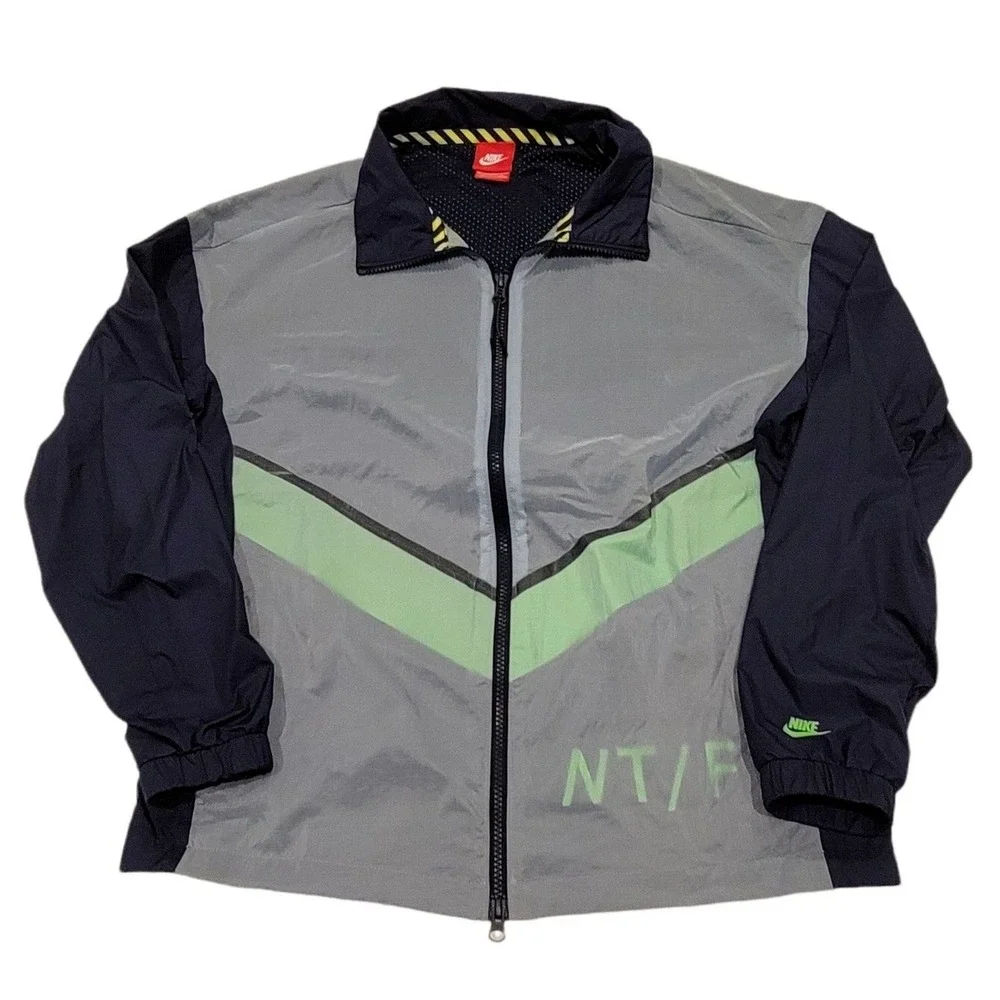 Nike Women's Track and Field NT/F Jacket Windbreaker Running Medium 724097-451‎